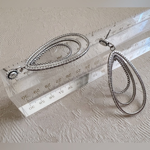 Silver nickel free dangle earrings - Picture 7 of 9